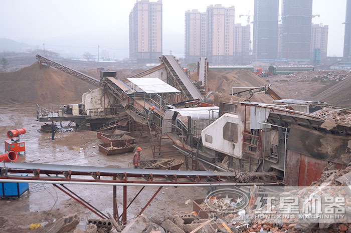 建筑垃圾回收粉碎機湖南客戶現(xiàn)場