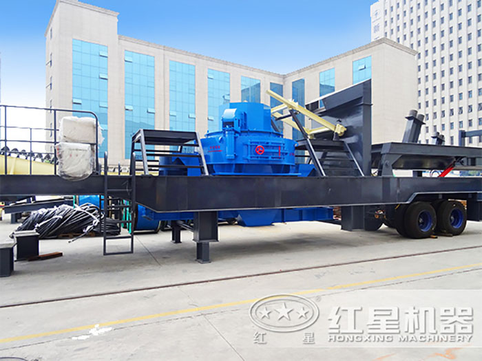 廠區(qū)擺放的移動式制砂機