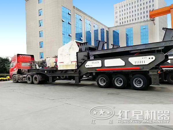 時(shí)產(chǎn)300噸車(chē)載可移動(dòng)嗑石機(jī)